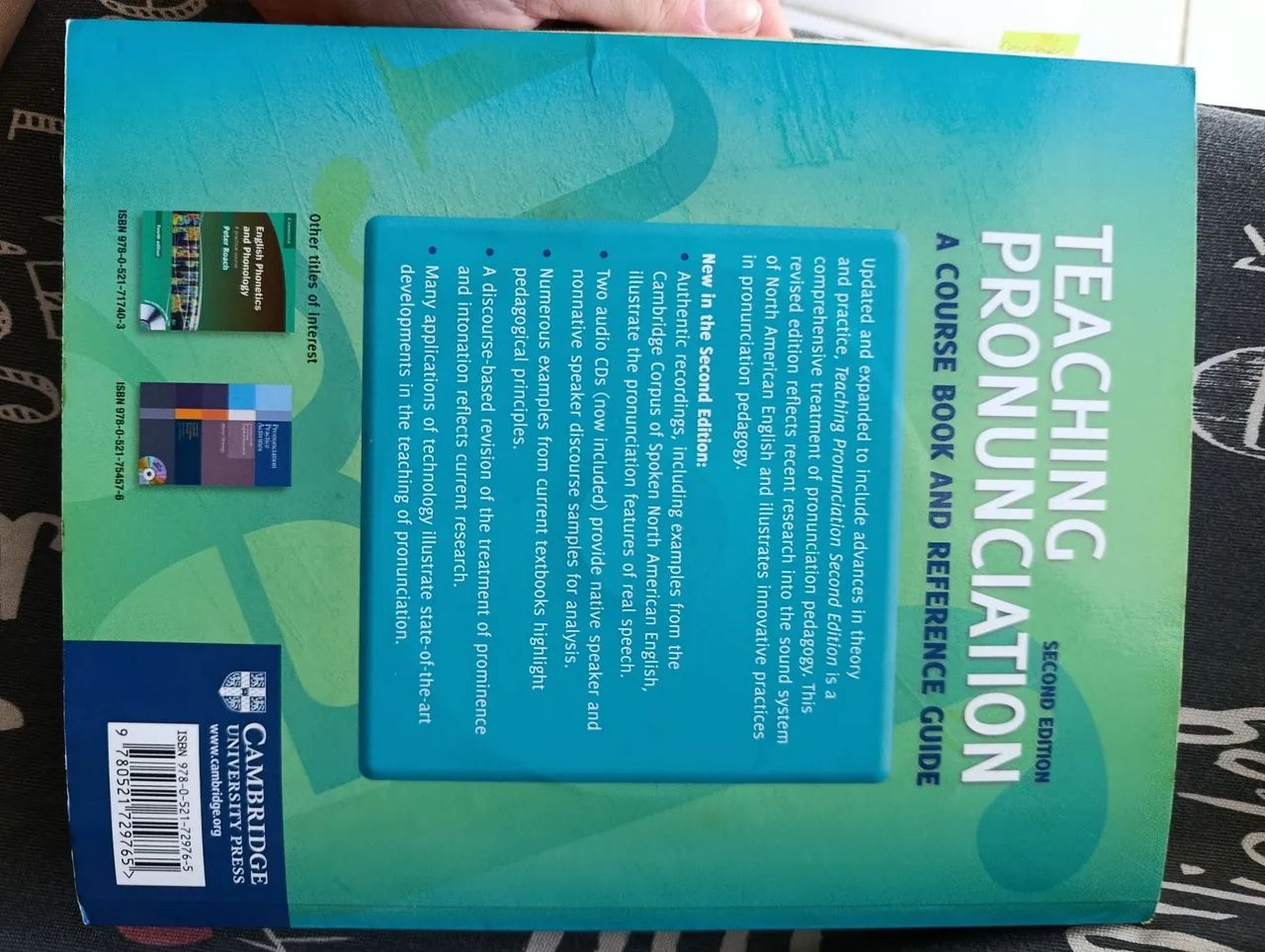 Livro TEACHING PRONUNCIATION  - Foto 4