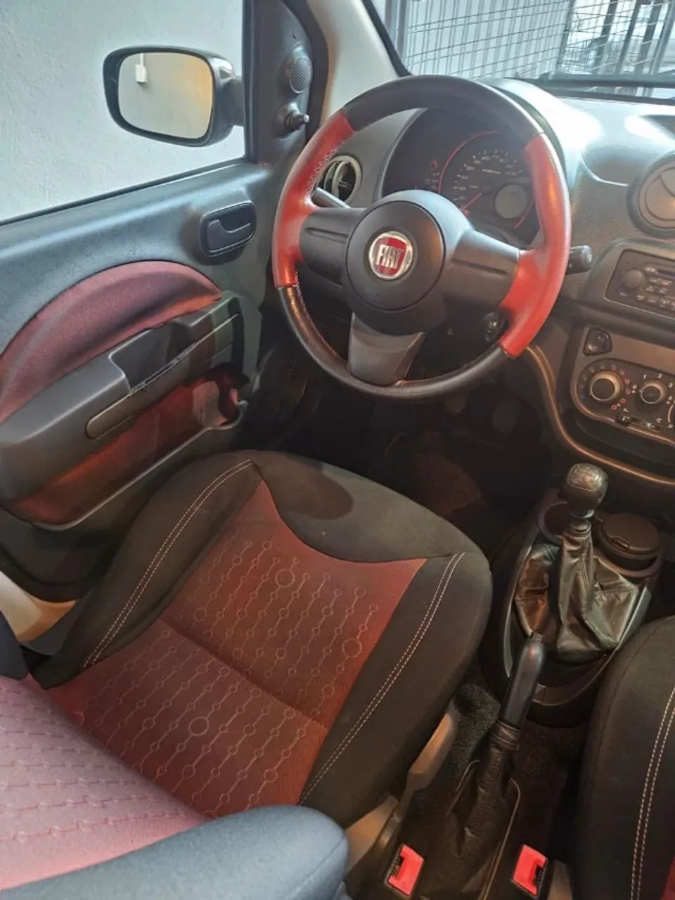 Fiat Uno Sporting 1.4 EVO Fire Flex 8V 4P 2012 - Foto 4