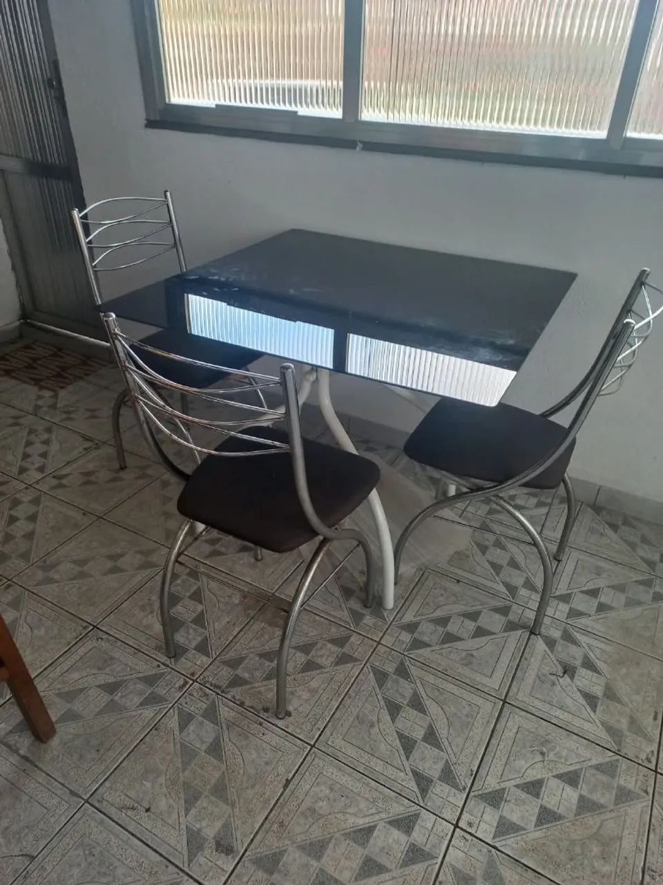 Mês com 4 cadeiras 