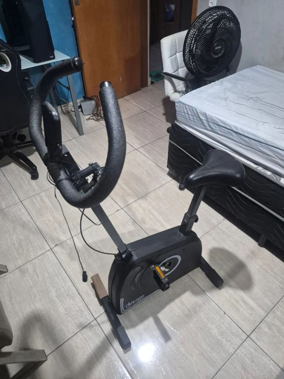 Bicicleta ergométrica, praticamente nova  - Foto 3