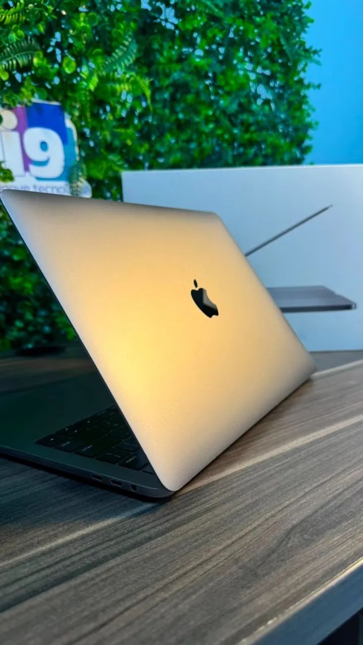 MacBook Pro 2017 A1706 Intel Core I7 Dual-Core 3,5 16GB DDR3 256GB