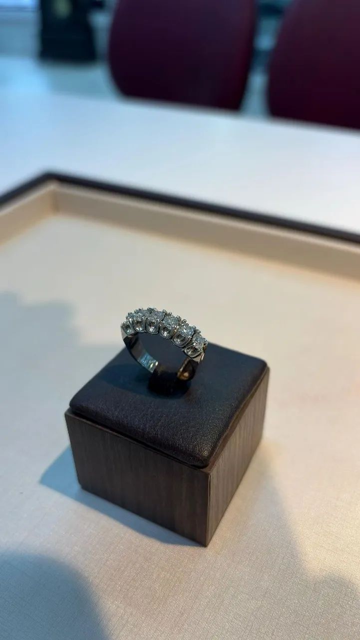 Meia aliança de brilhante - Foto 3