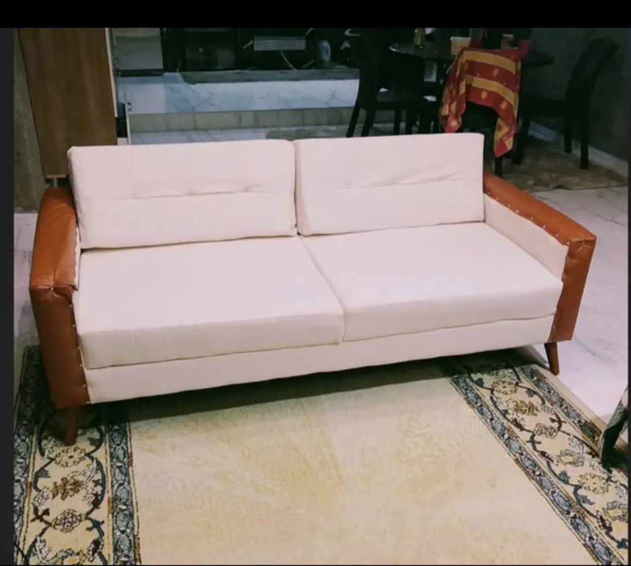 Estou vendendo esse sofá em linho e courino