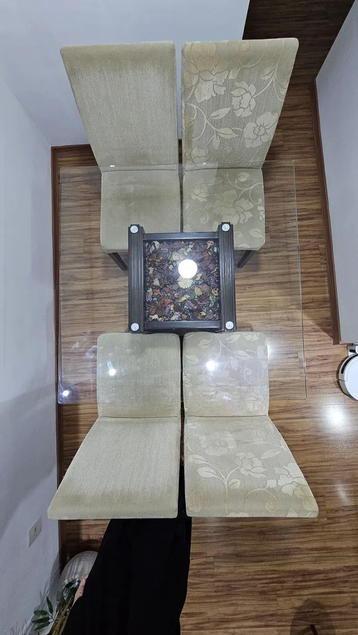 Mesa com 4 Cadeiras - Madeira Maciça - Foto 3