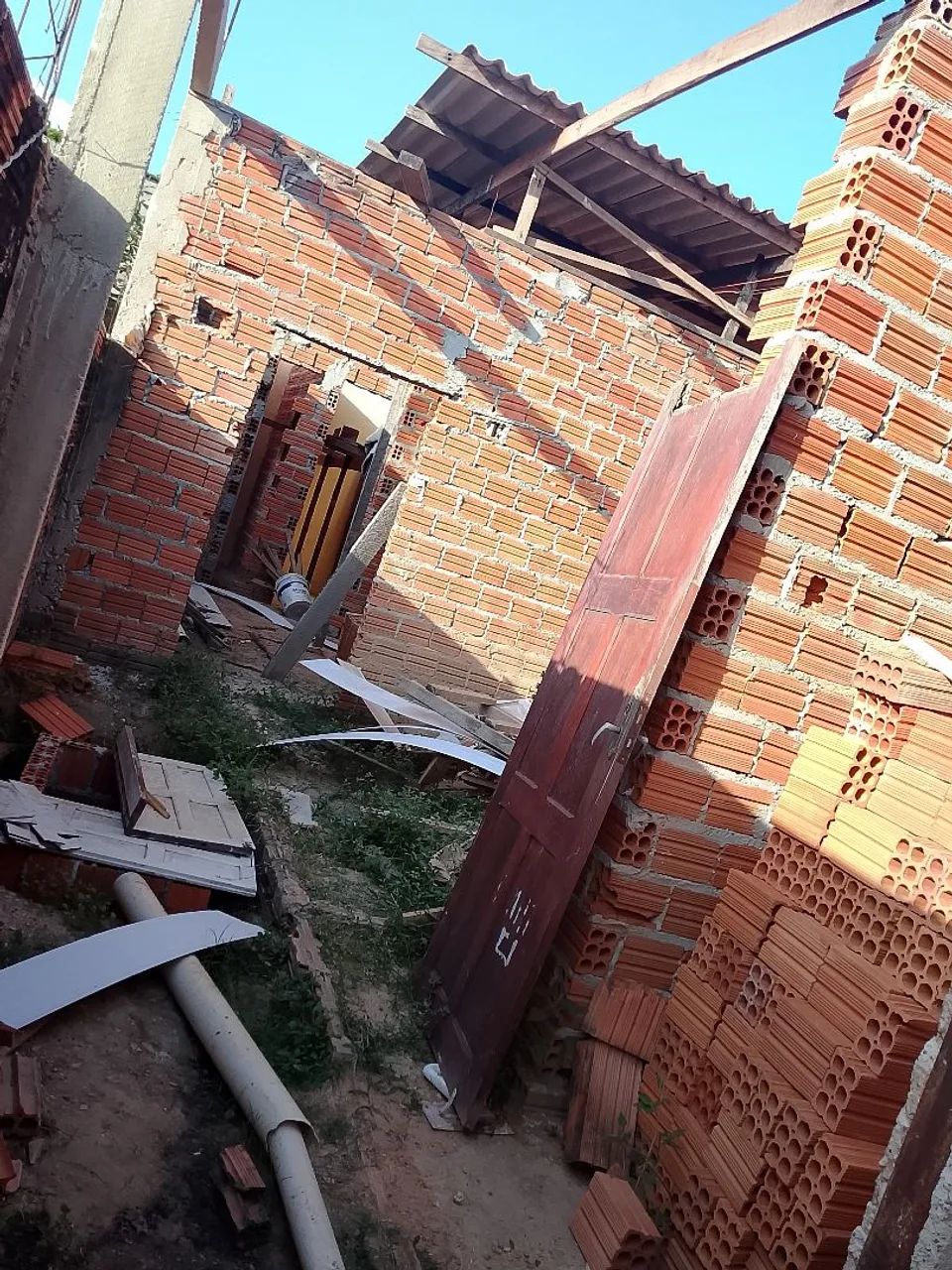  Duas casas no msm terreno a da frente eu já moro - Foto 3