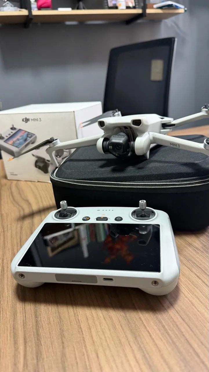 DJI Mini 3 4K + Controle DJI RC com Tela + Bag e Caixa Original