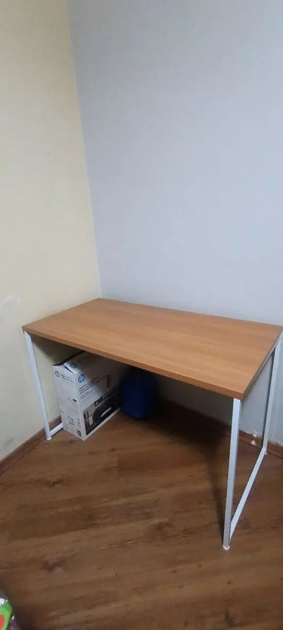 Mesa semi nova de madeira  - Foto 5