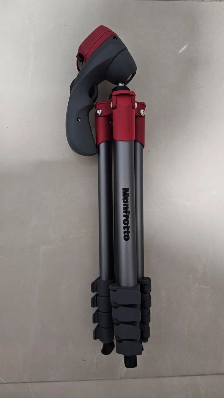 Tripé Manfrotto MKCOMPACTACN Red