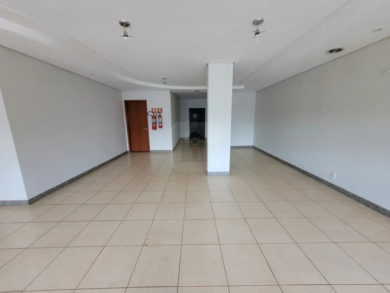 Comodo comercial para locação no bairro Saraiva - Foto 5