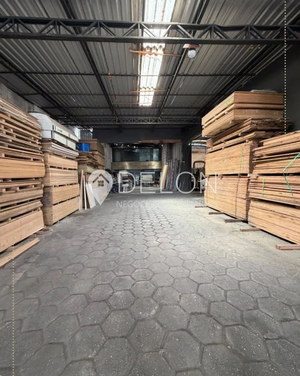 GALPÃO LOGÍSTICO À VENDA- 1233 m² - UNA - Foto 2