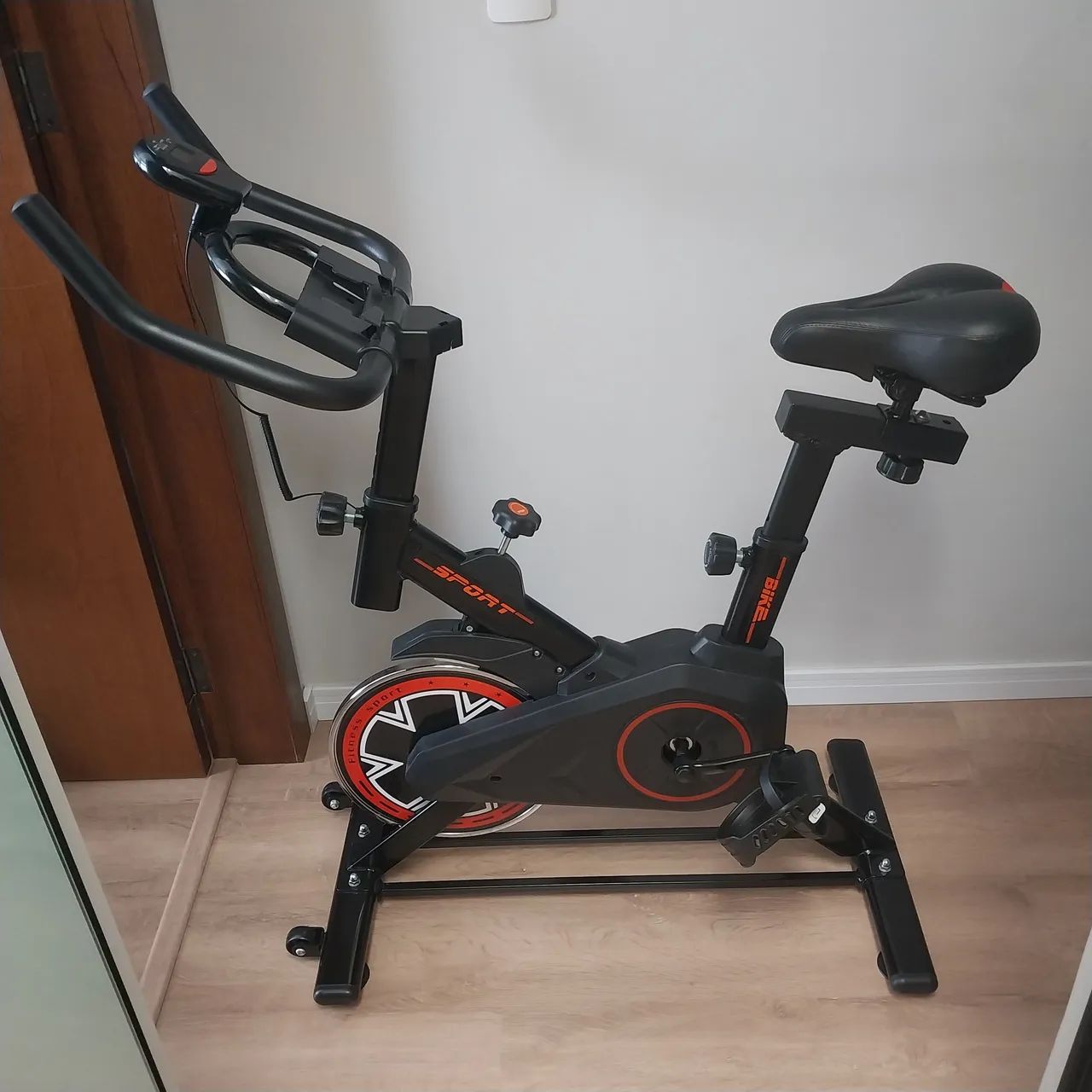 Vende se Bicicleta Ergometrica semi-nova 