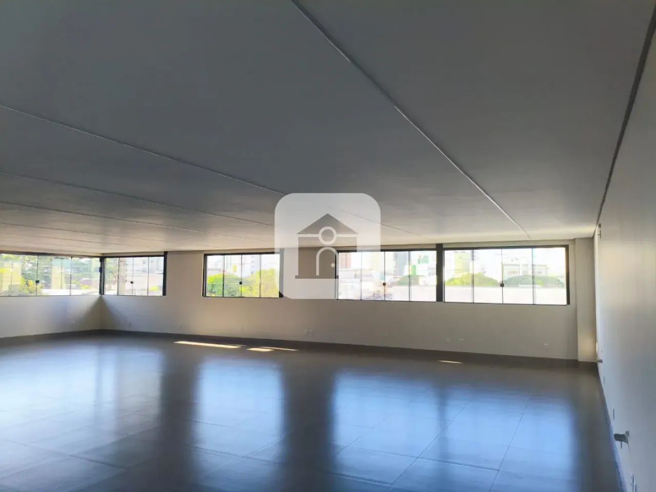 Prédio comercial para locação no bairro Martins - Foto 9