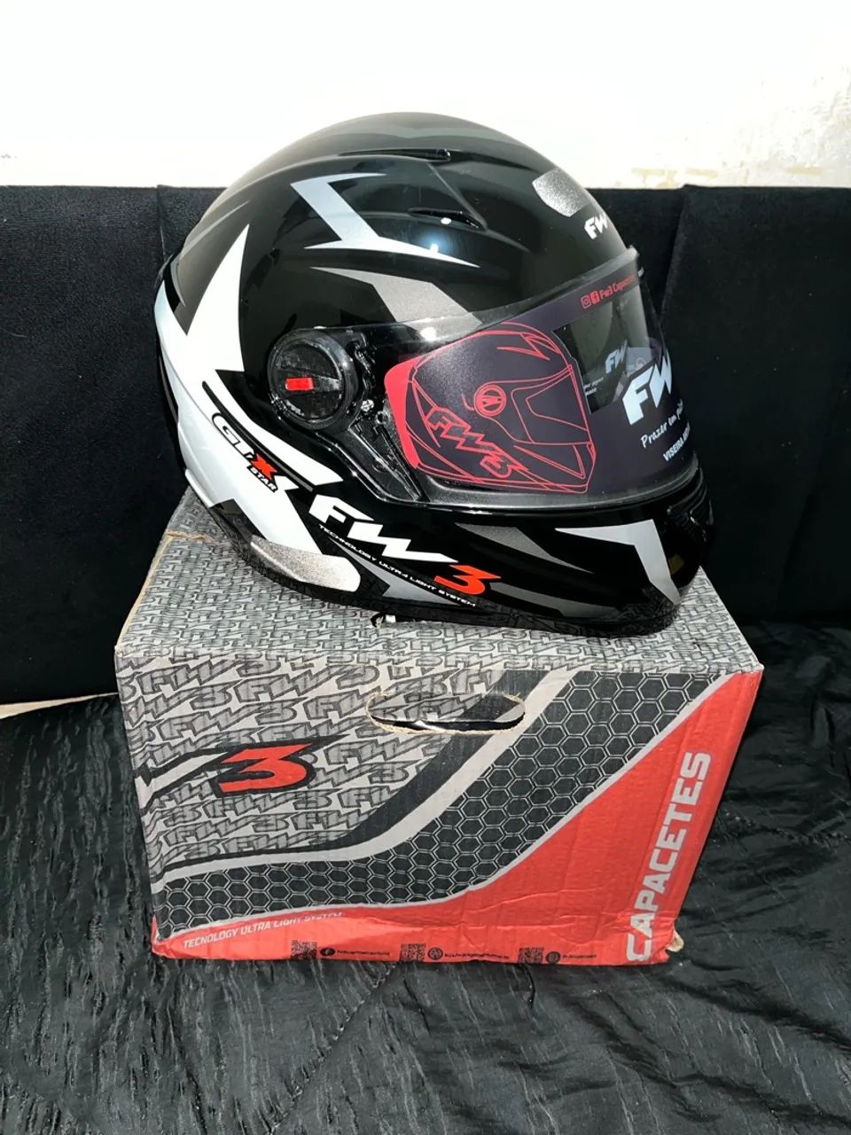 Capacete FW3 gtx star, nunca usado, na caixa