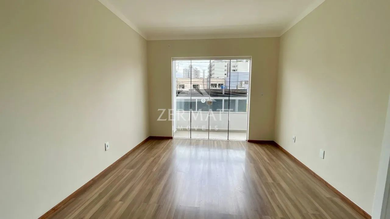 AMPLO SOBRADO COM ESPAÇO NOS FUNDOS - Foto 5