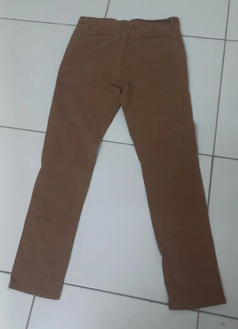 Uma calça  masculina  caramelo  tamanho  46 usada   - Foto 2