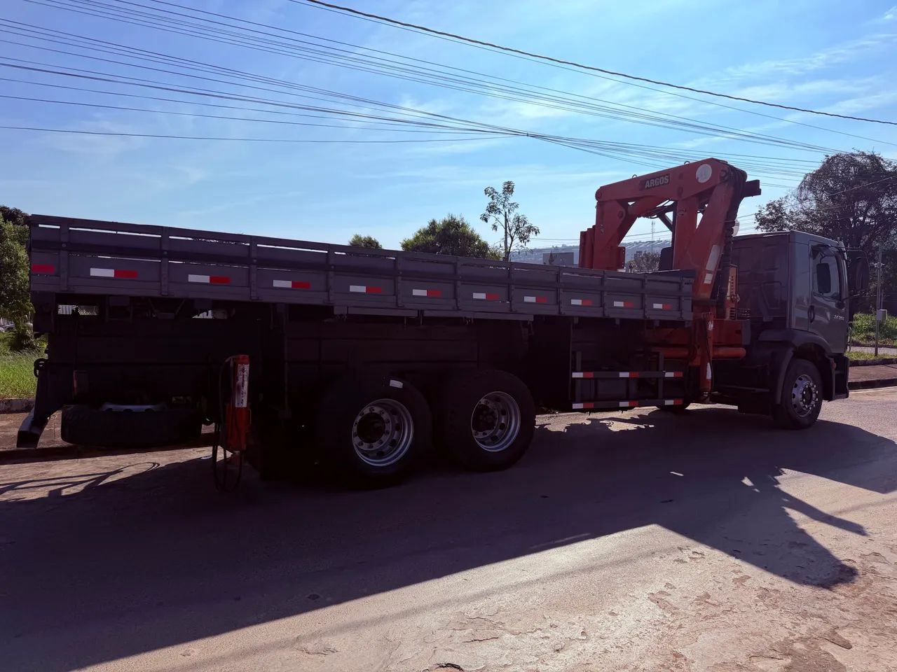VW 24.250 6x2 + Munck Argos 2011 - Pronto para Trabalhar - Foto 2