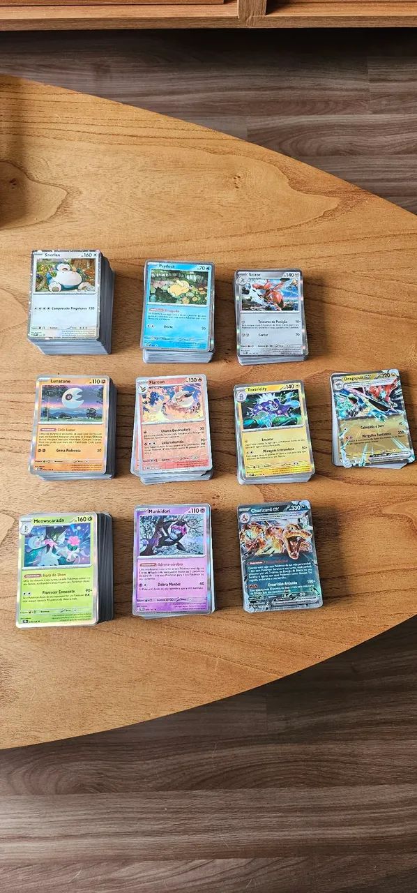 Pokémon TCG lote com aproximadamente 777 cartas