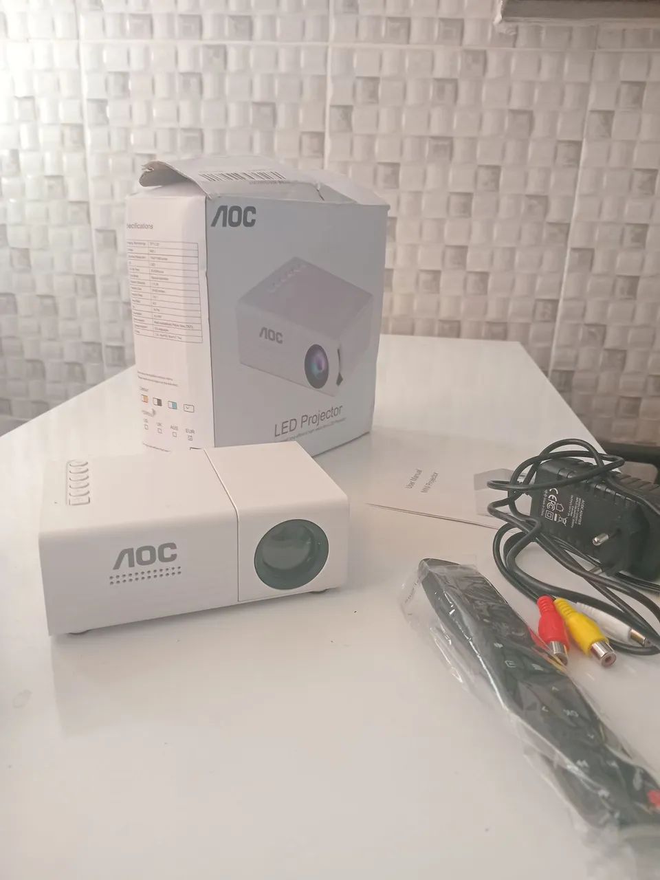 Mini projetor LED AOC Q1 - Foto 4