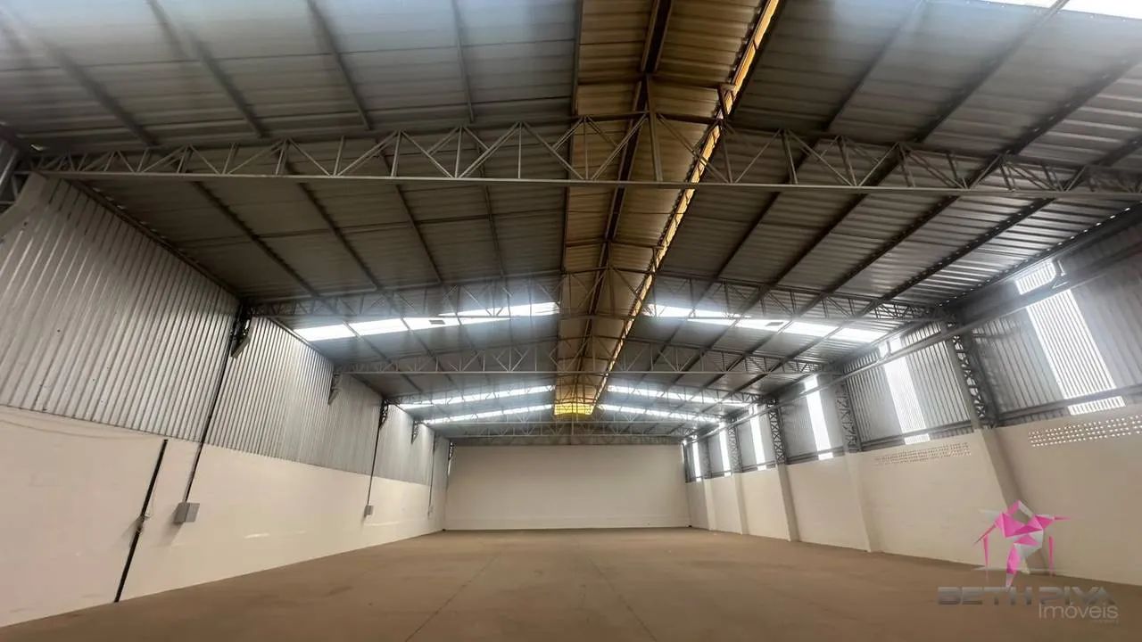 Barracão Comercial e Industrial com 850m² no Distrito Industrial  Leme/SP