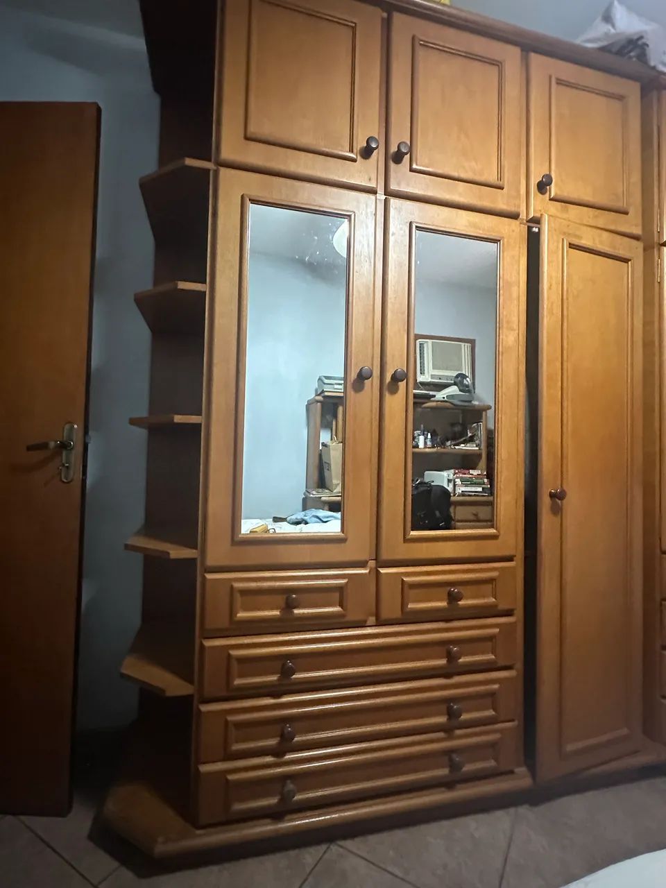 Guarda roupas de madeira  - Foto 2