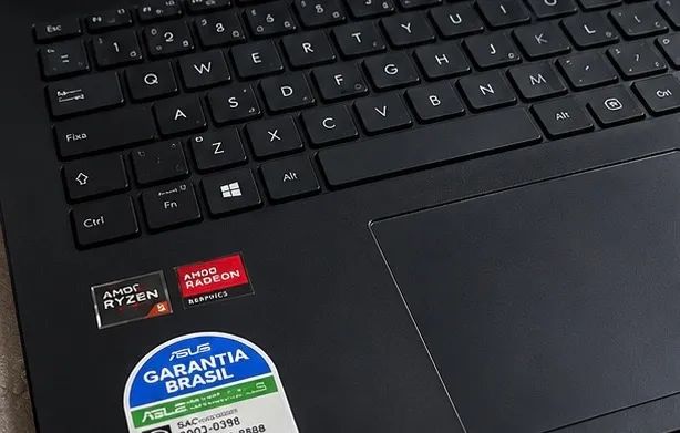 Notebook ASUS Vivobook Go 15 Ryzen 5 8GB 512GB SSD - Foto 4