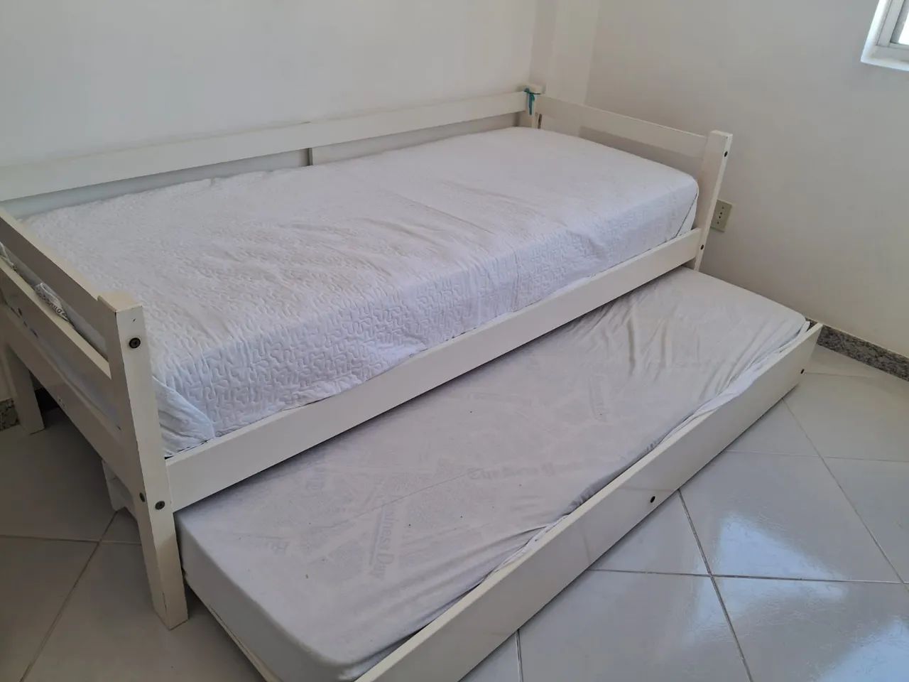 Bicama de solteiro com 01(colchão)