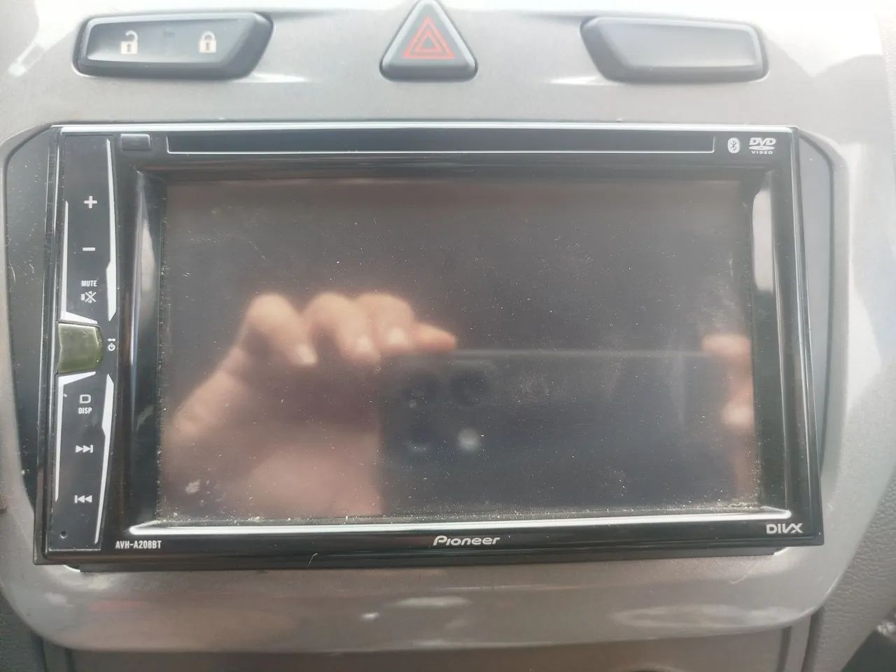 Multimídia Pioneer AVH-A208BT 2-DIN - DVD,USB, Bluetooth, auxiliar e câmera de ré  - Foto 3
