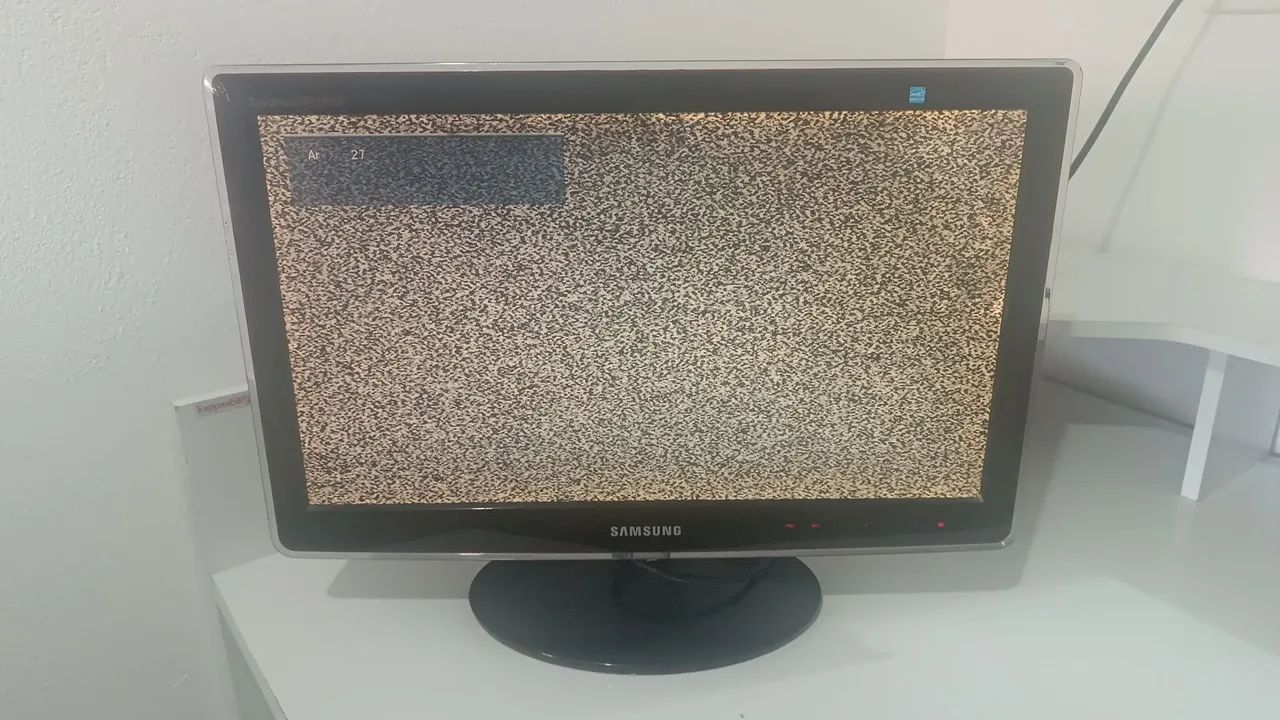 Vendo TV/Monitor 22 polegadas com controle  - Foto 2