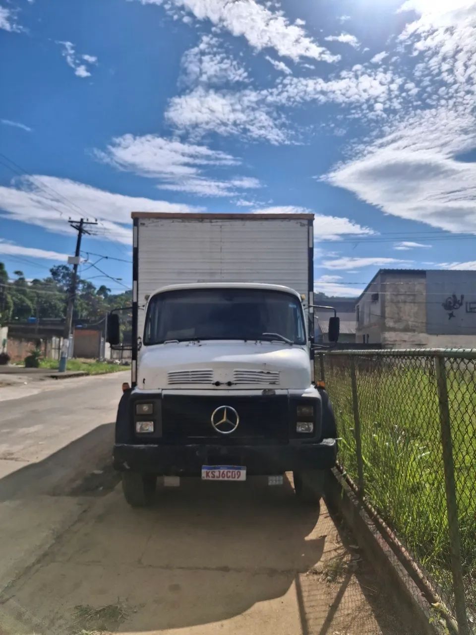 1113 truck baú 