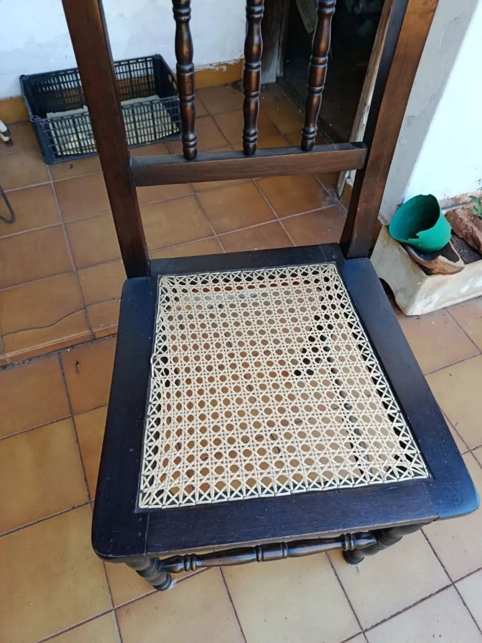 Mesa com 11 cadeiras. Madeira maciça - Foto 3