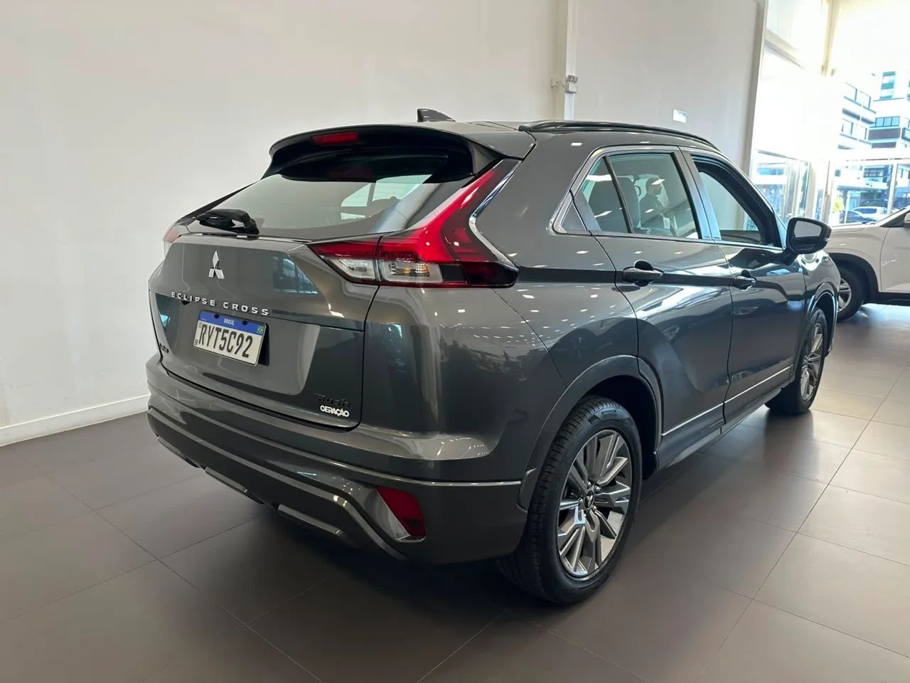 Mitsubishi Eclipse Cross GLS Rush 1.5 16V 165cv AUT 2025 - Foto 4