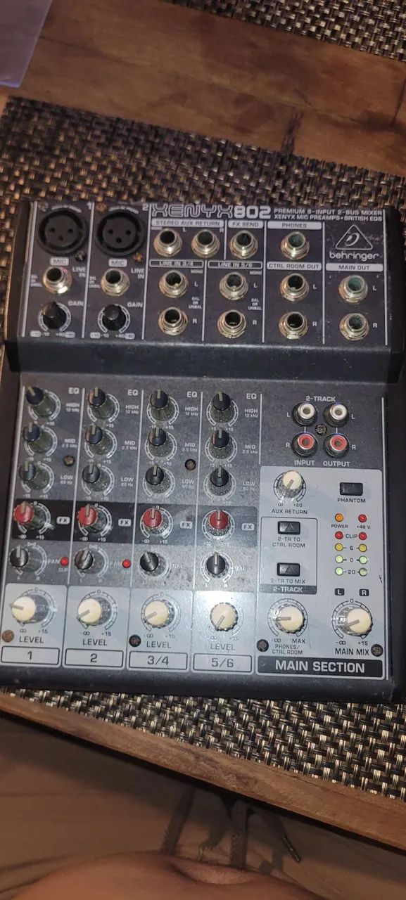 Mesa de som Behringer  - Foto 3