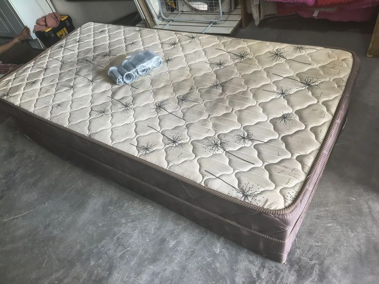 Cama box solteiro de espumas nova R$260 Entrego  - Foto 4