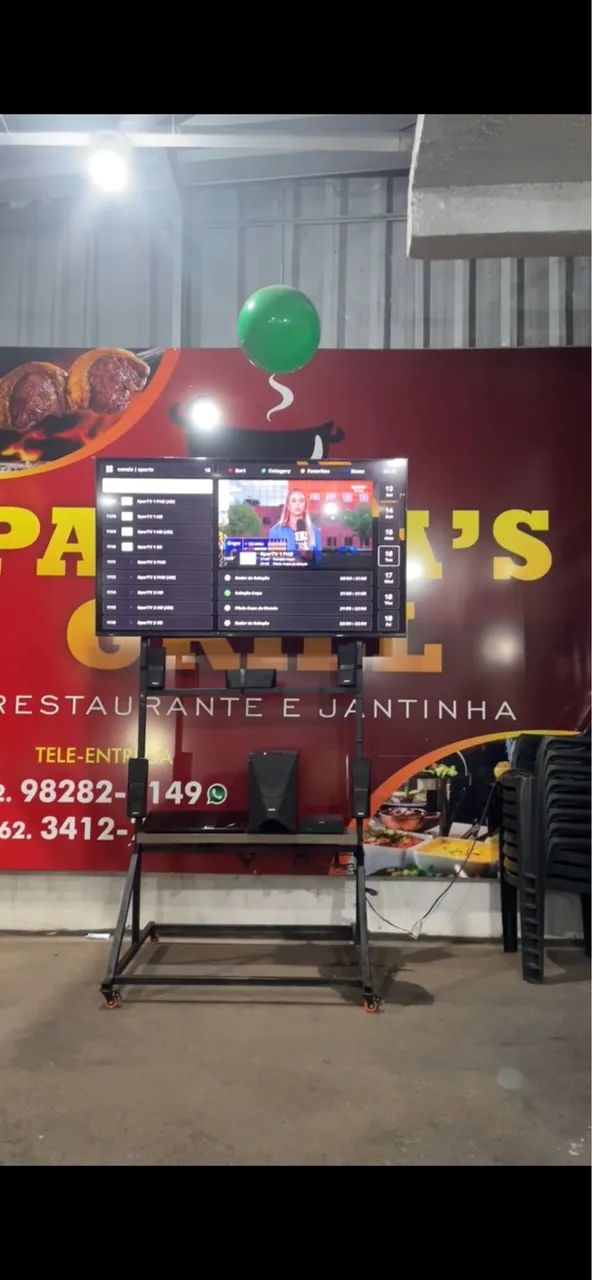 Suporte tv móvel com rodinhas 