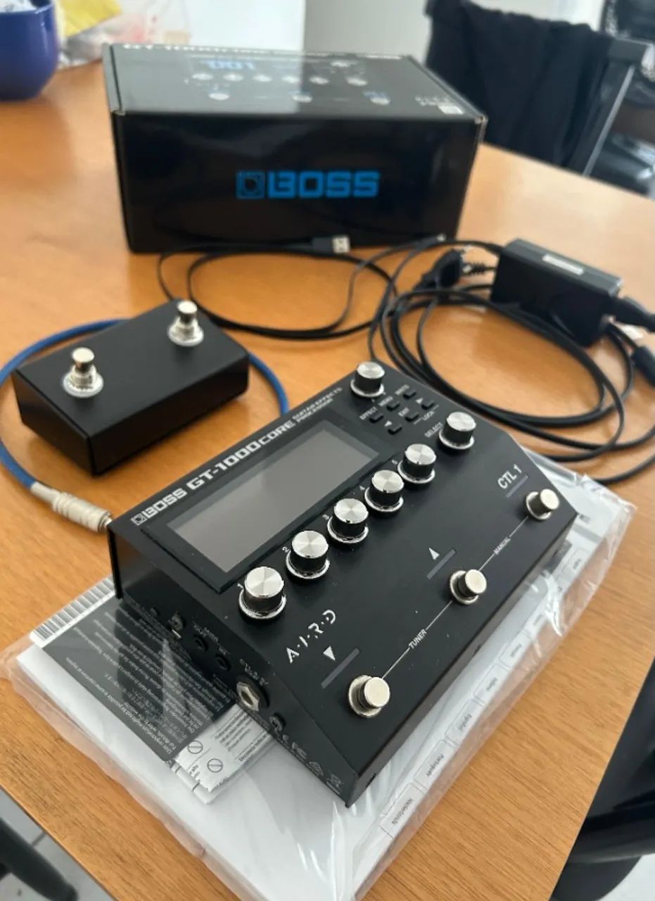 BOSS GT-1OOO CORE