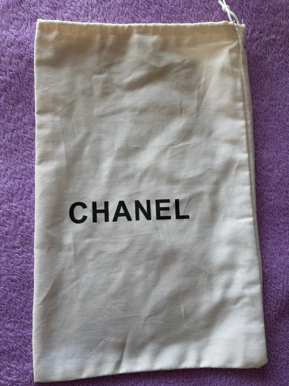 Dustbag Chanel branca