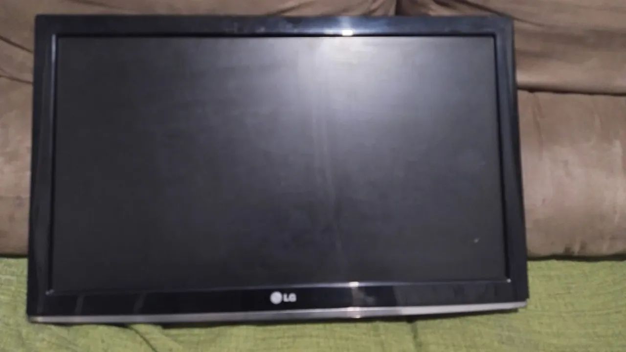 TV LG 22" LCD com audio e sem imagem 