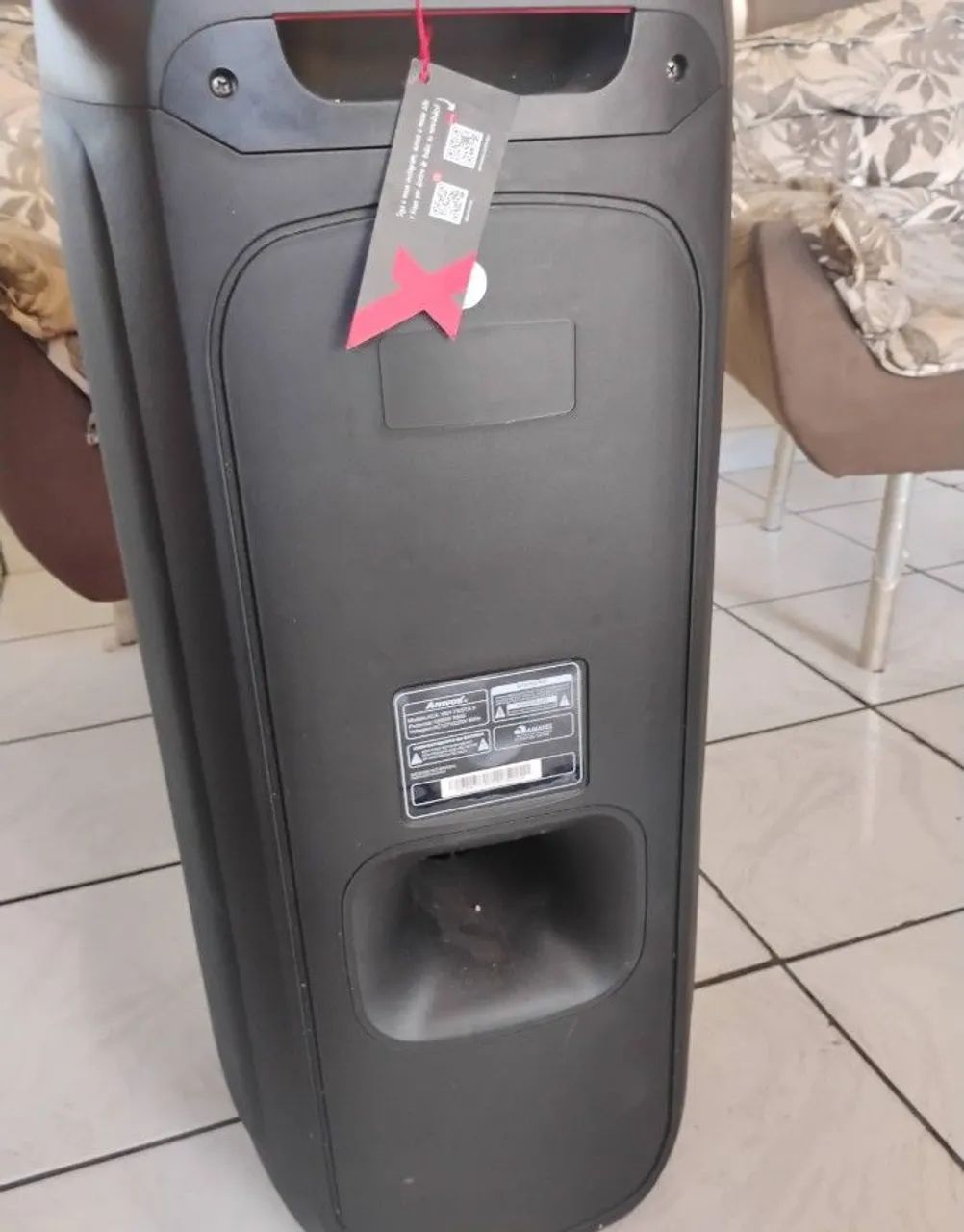 Caixa de 1.600 watts nova