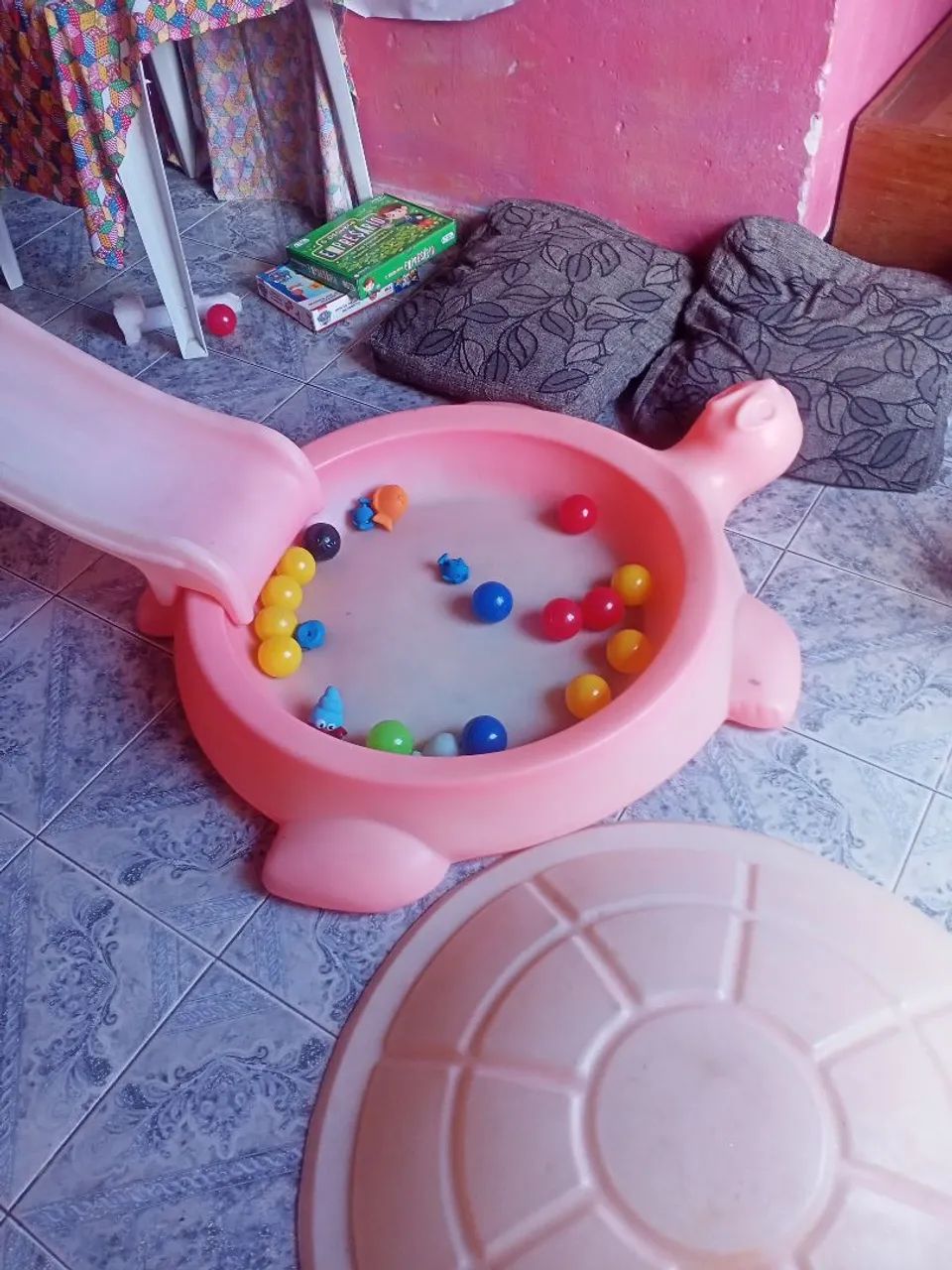 Escorregador infantil com piscina  - Foto 4