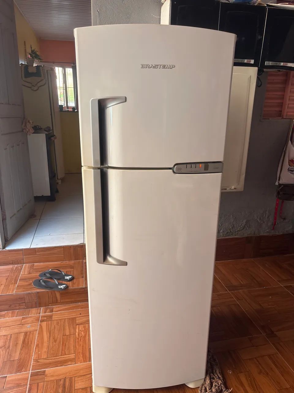 Vendo geladeira 