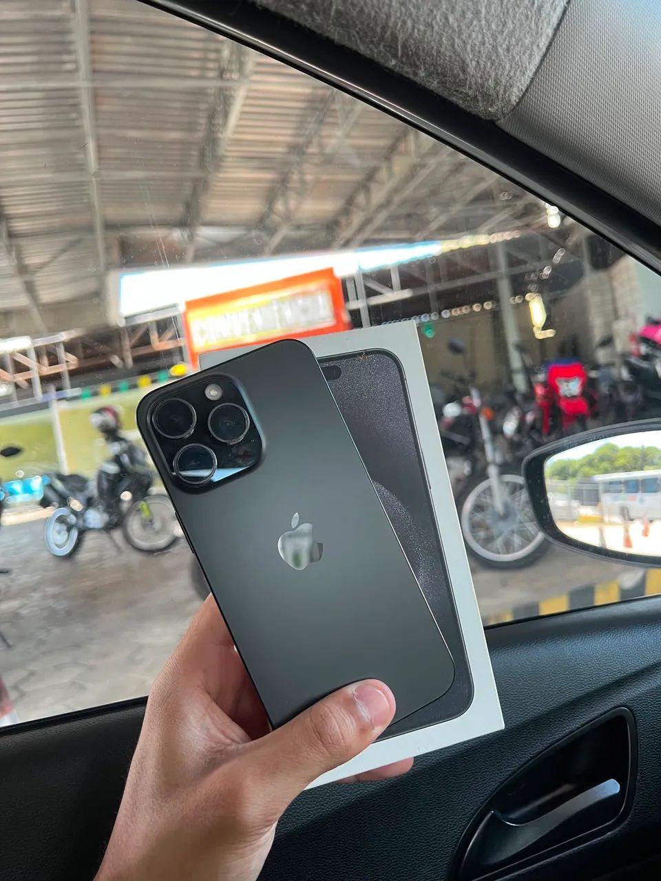 iPhone 15 pro Max 256 - Foto 3