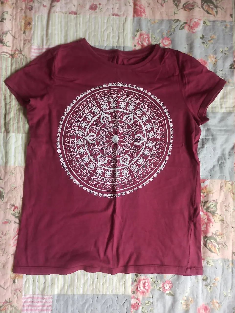 Desapego blusa vermelha estampa mandala 