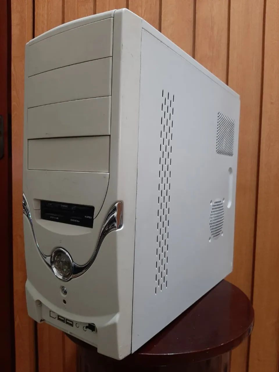 Gabinete Retrô Branco Bege Prata PC Sleeper Clássico Anos 2000 - Foto 4