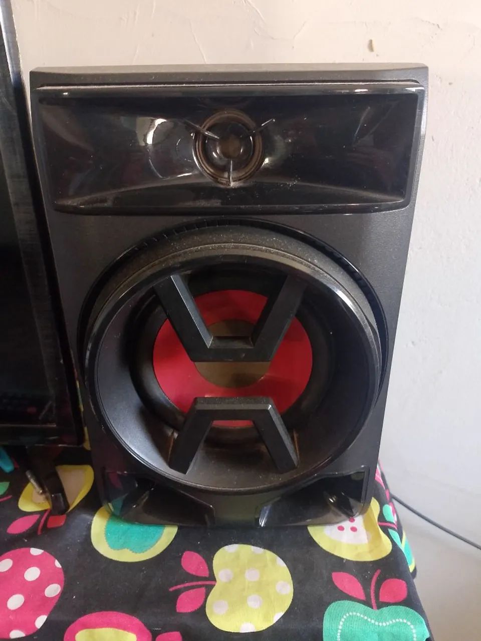 Vendo som LG 220 W