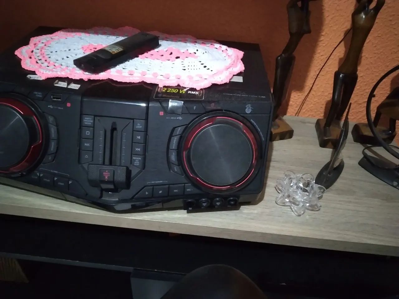 Som LG.mais três caixas de som. Obs placa Queimada.  - Foto 2