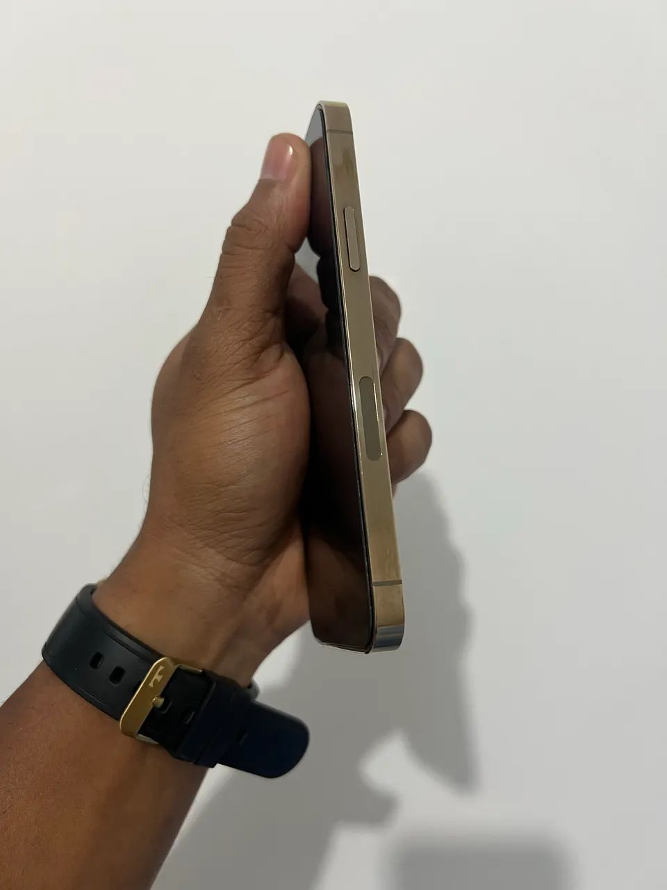 iPhone 12 Pro Dourado  - Foto 2