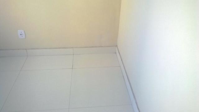 Apê com 2/4 e Varanda no Doce Lar, POR 110 MIL - Foto 6