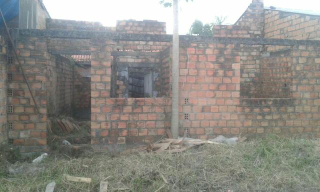 Vendo terreno com casa em construção - Foto 3