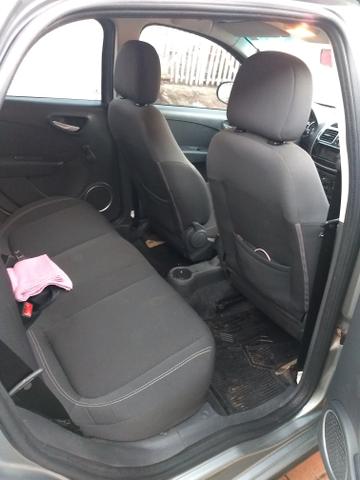 Vendo Gran Siena Attractive 1.4 2014 - Foto 5