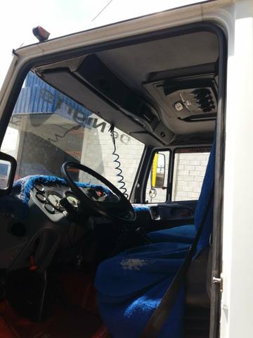 Mb 1720 truck bau 8 metros plataforma ano 2004 - Foto 4
